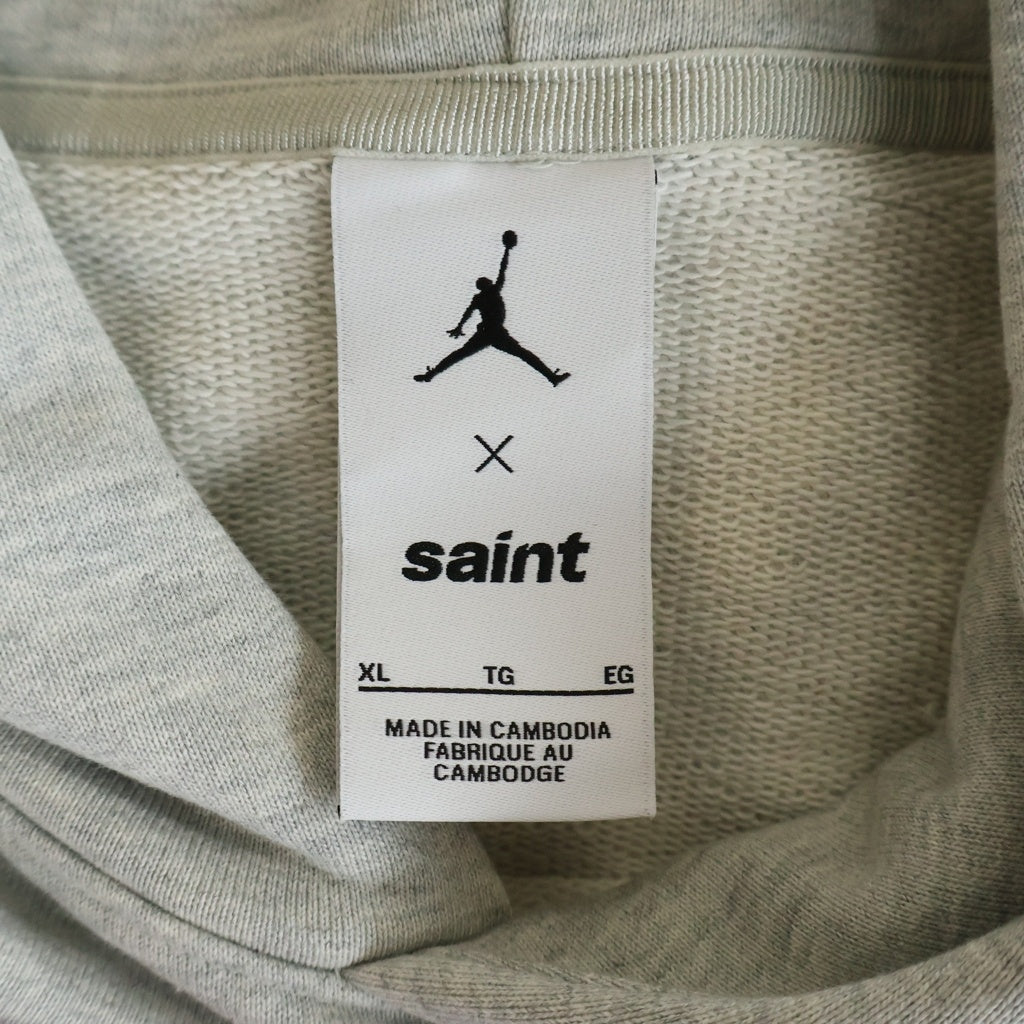 SAINT MICHAEL(セントマイケル) ×JORDAN SM FLEECE L/S HOODIE フロントロゴプリント プルオーバーパーカーフーディー グレー FV4718-050