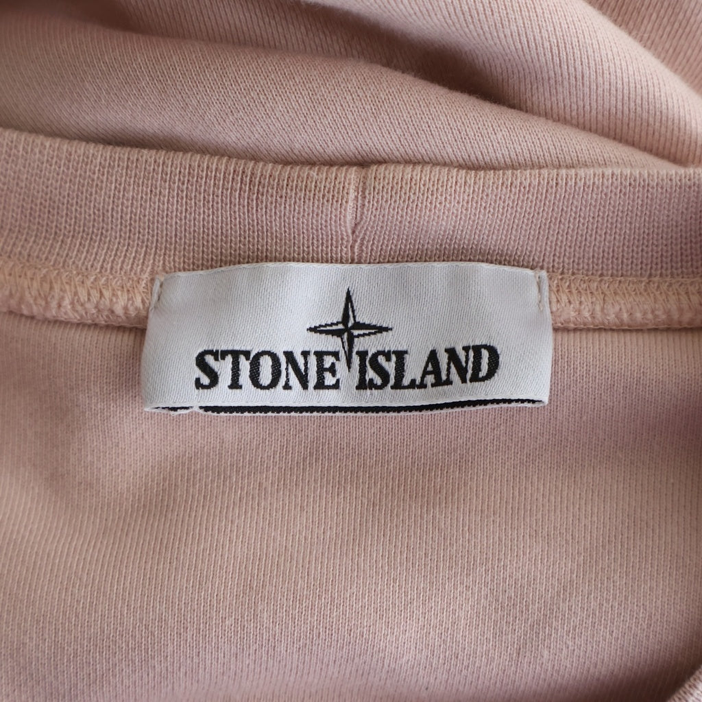STONE ISLAND(ストーンアイランド) 25SS LOGO PATCH ORGANIC COTTON FLEECE K1S156100044S0051 ショルダーロゴワッペン コットン クルーネック長袖スウェットトレーナー ピンク