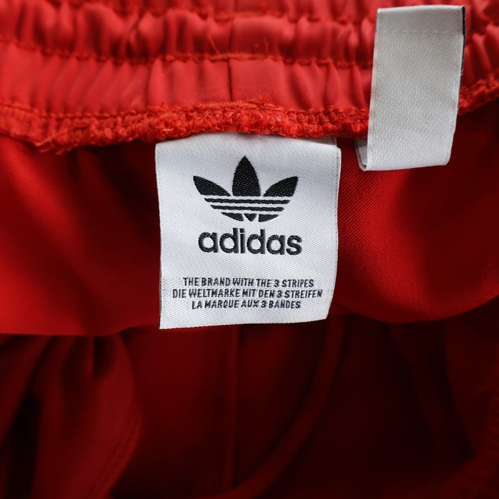 adidas(アディダス) 24SS サテン ワイドレッグ トラックパンツ サイドライン レッド IP2959