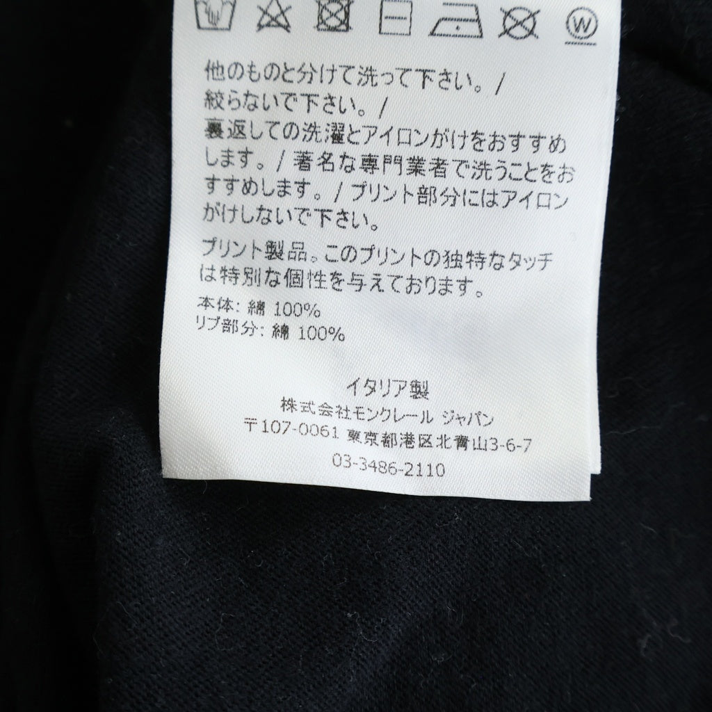 MONCLER(モンクレール) × FRAGMENT DESIGN フロントラバーロゴプリントクルーネック半袖Tシャツカットソー ブラック E109U8000550