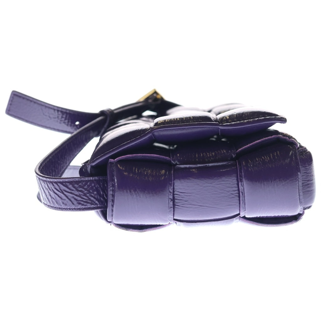 BOTTEGA VENETA(ボッテガヴェネタ) PADDED CASSETTE SHOLDER BAG パデット カセット マキシ イントレチャート ショルダーバッグ パープル 591970 レディース