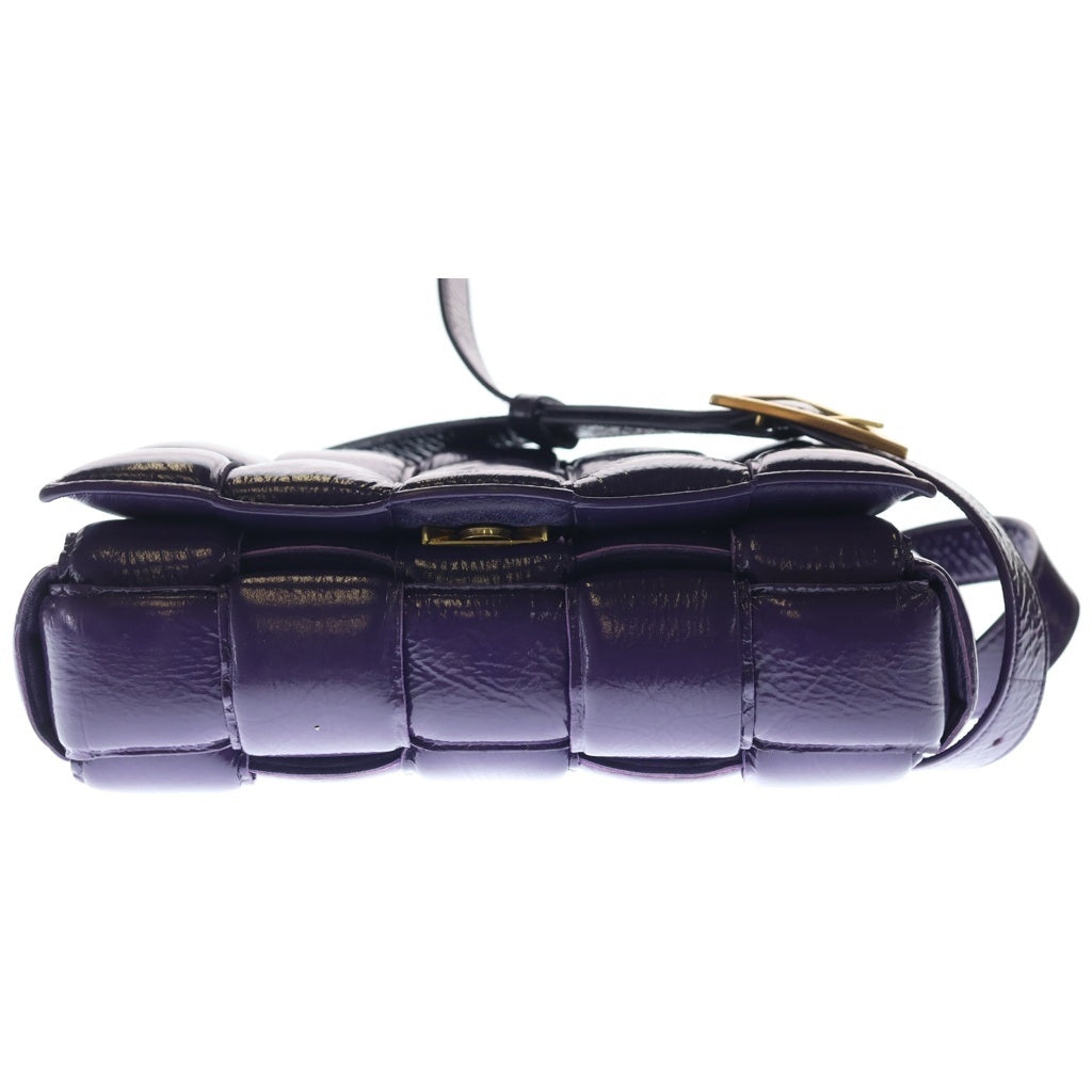 BOTTEGA VENETA(ボッテガヴェネタ) PADDED CASSETTE SHOLDER BAG パデット カセット マキシ イントレチャート ショルダーバッグ パープル 591970 レディース