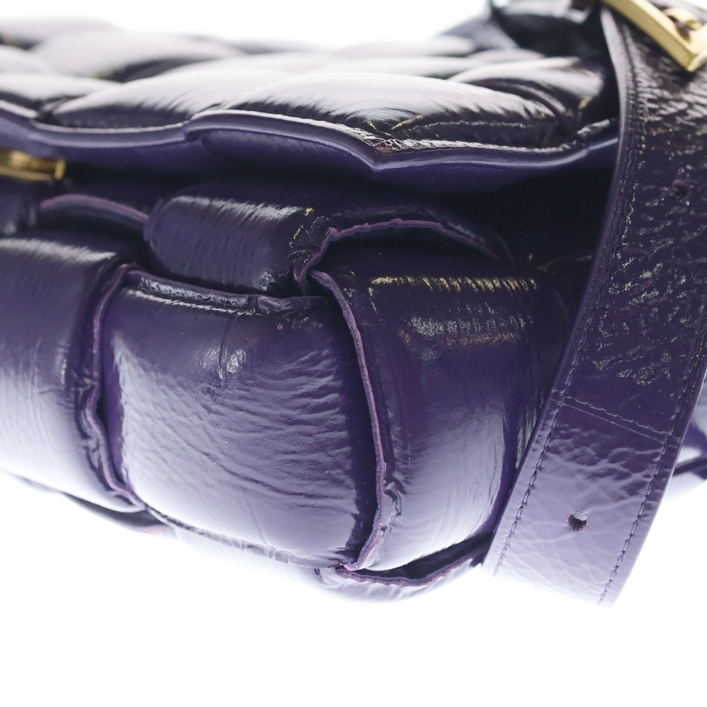 BOTTEGA VENETA(ボッテガヴェネタ) PADDED CASSETTE SHOLDER BAG パデット カセット マキシ イントレチャート ショルダーバッグ パープル 591970 レディース