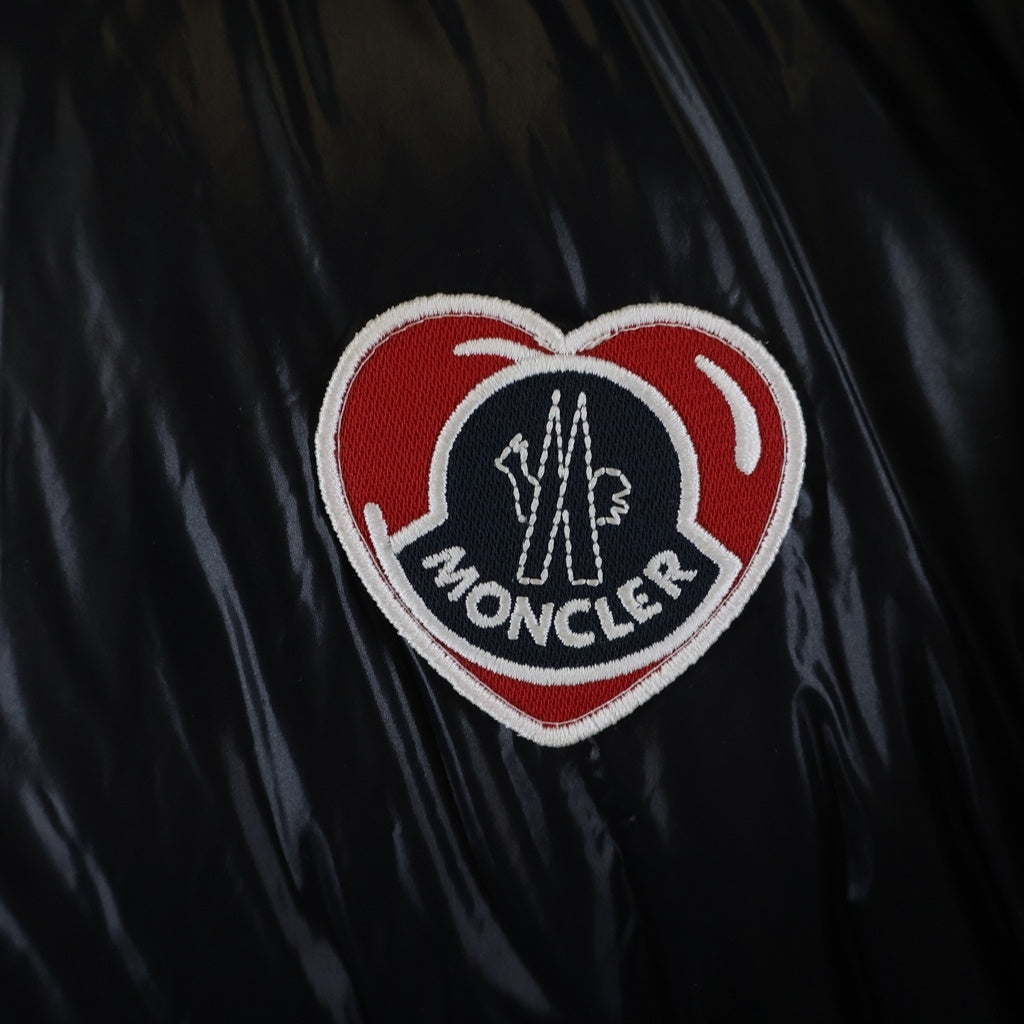 MONCLER(モンクレール) 23AW MISAM ミサム フロントロゴワッペン刺繍 ジップアップナイロンダウンジャケット ブラック I20911A00152