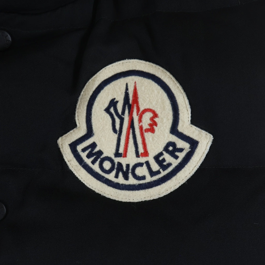 MONCLER(モンクレール) 06AW × JUNYA WATANABE COMME des GARCONS DOWN VEST WR-J105 ジュンヤワタナベコムデギャルソン 裏地カモ柄 フロントワッペンロゴ刺繍 ジップアップ ダウンベスト ブラック