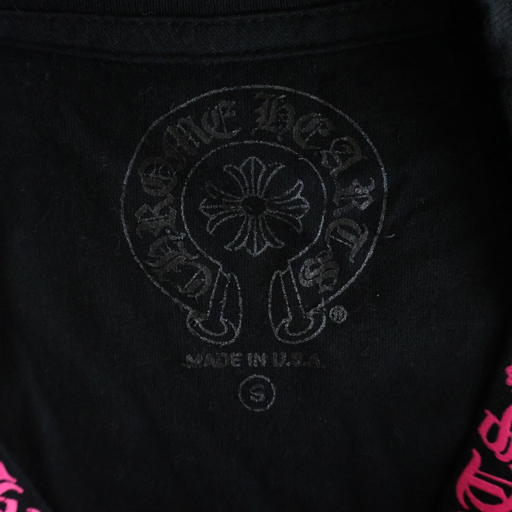 CHROME HEARTS(クロムハーツ) Script Neck Logo L/S T-Shirt ネックロゴ スクリプトロゴプリント クルーネック長袖Tシャツカットソー ロンT ブラック/ピンク