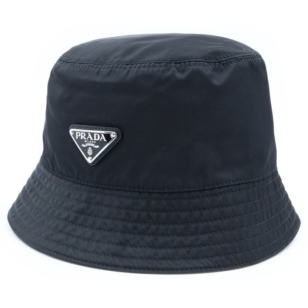 PRADA(プラダ) Re-Nylon トライアングルロゴプレート バケットハット ブラック 2HC137 2DMI レディース