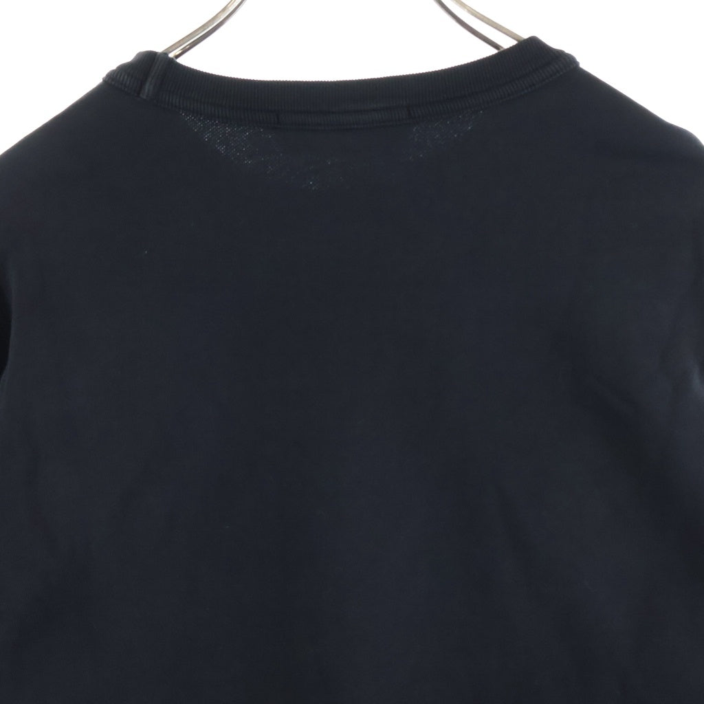 STONE ISLAND(ストーンアイランド) COTTON FLEECE アームポケット コットンクルーネック長袖スウェットトレーナー ブラック K1S156100003S0123