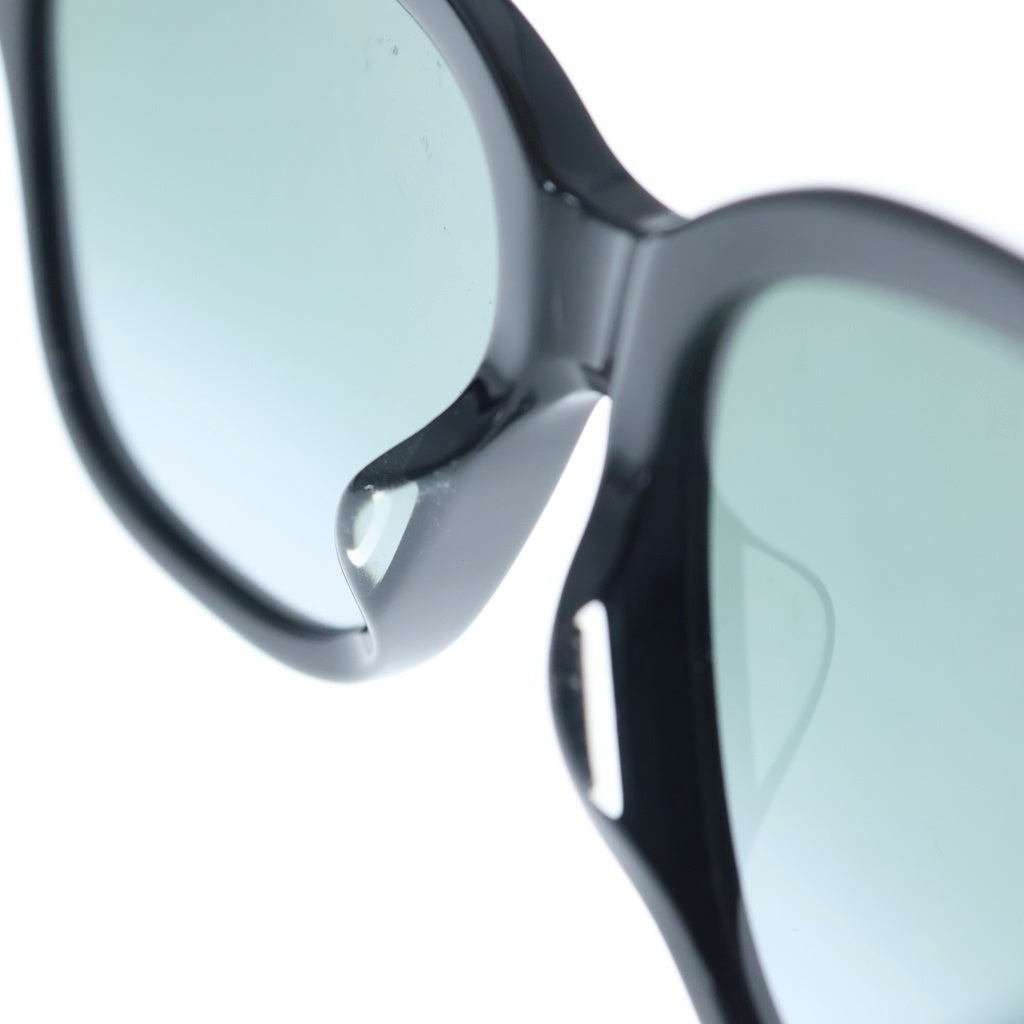 GUCCI(グッチ) GGモチーフ スクエアフレーム アイウェア サングラス ブラック GG0800SA