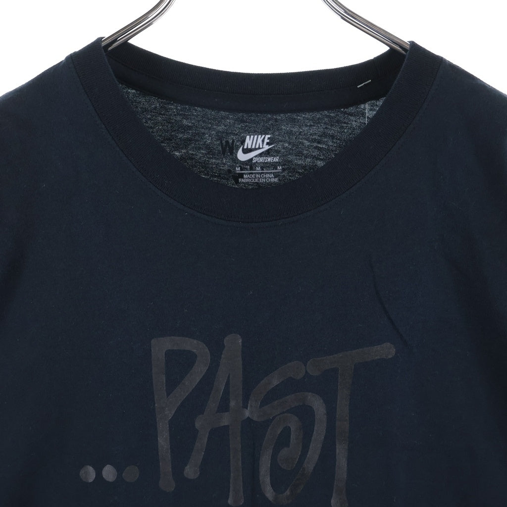 NIKE(ナイキ) × STUSSY PAST PRESENT FUTURE TEE 399687-010 ステューシー パスト プレゼント フューチャー クルーネック半袖Tシャツカットソー ブラック