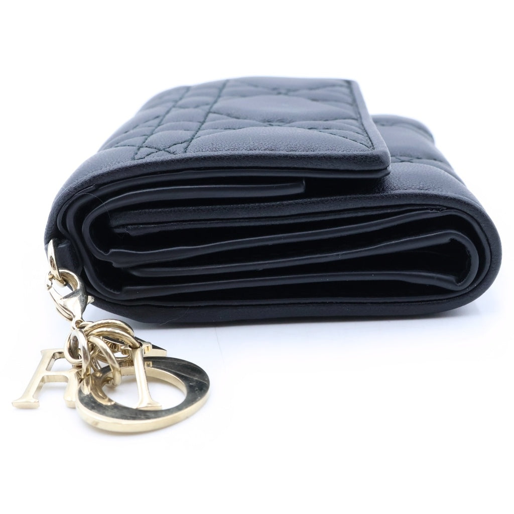 Christian Dior(クリスチャンディオール) Cannage Lotus Wallet カナージュ ロータスウォレット ラムスキン 三つ折り財布 コンパクトウォレット コインケース ブラック レディース