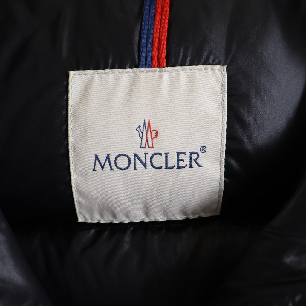 MONCLER(モンクレール) BLIER ブリエ 袖ロゴ刺繍 フーデッドダウンジャケット ブラック C20914090505