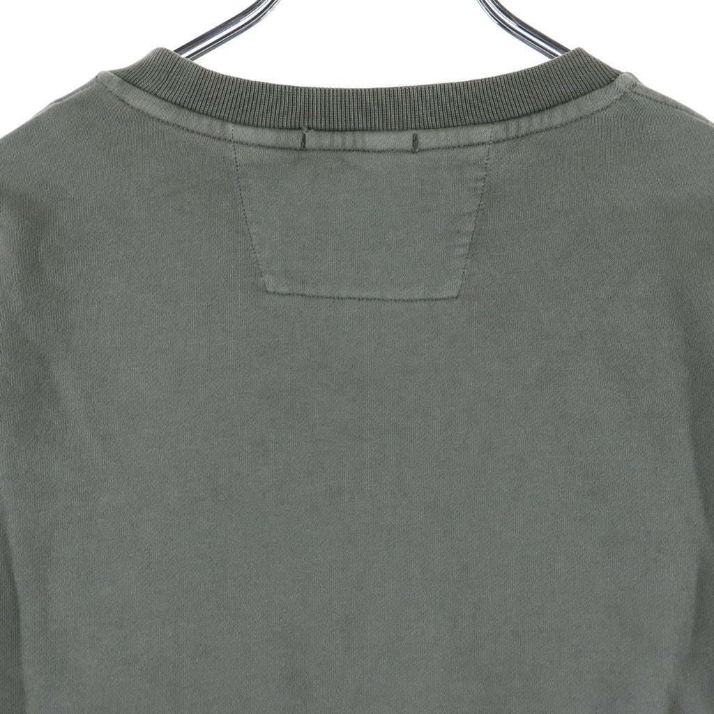 C.P. Company(シーピーカンパニー) Dyed Sweatshirt Capers クルーネック長袖スウェットトレーナー カーキ 19CMSS718A 006372R