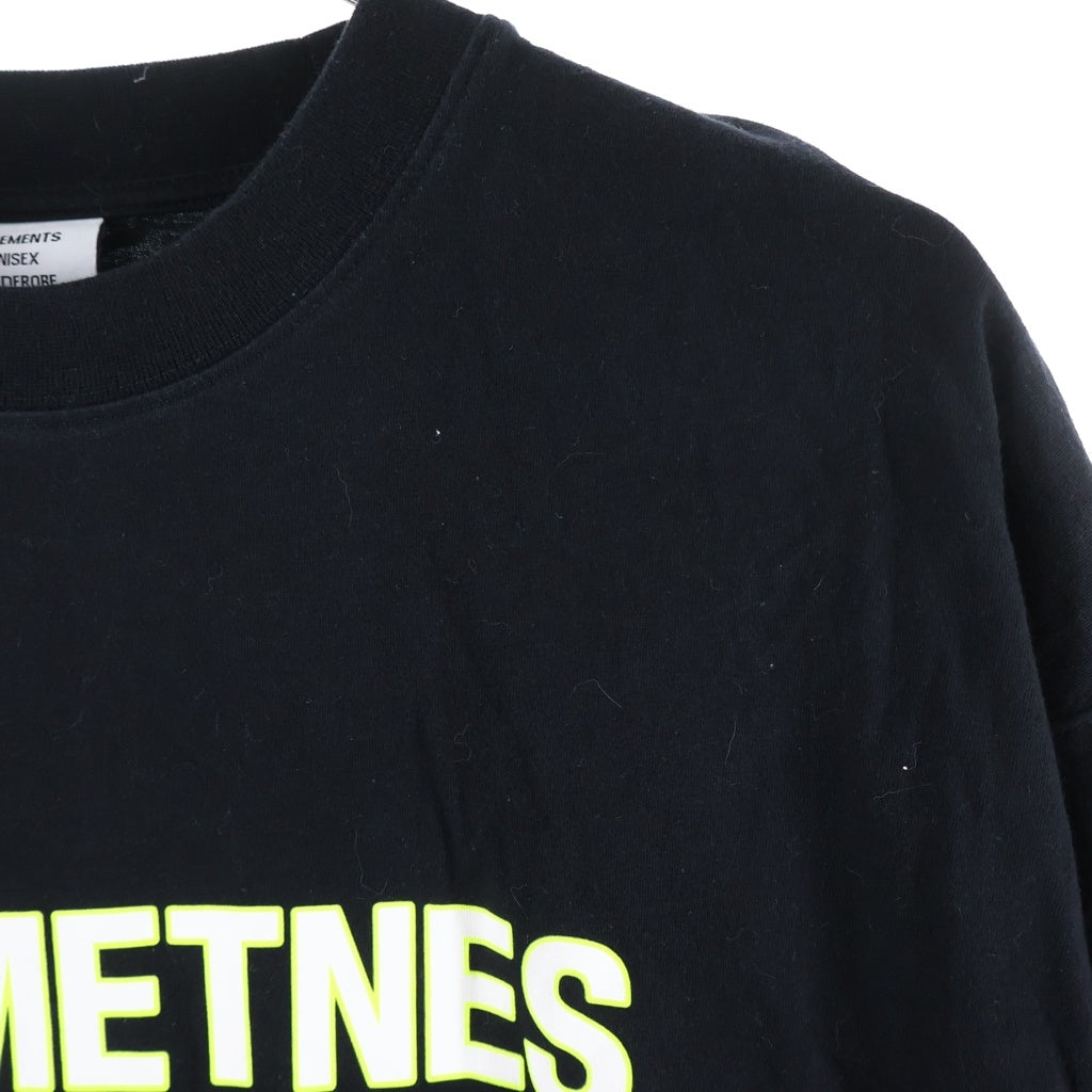 VETEMENTS(ヴェトモン) Mispelt Logo T-Shirt ミスぺルト ロゴ クルーネック半袖Tシャツカットソー ブラック UE52TR170B