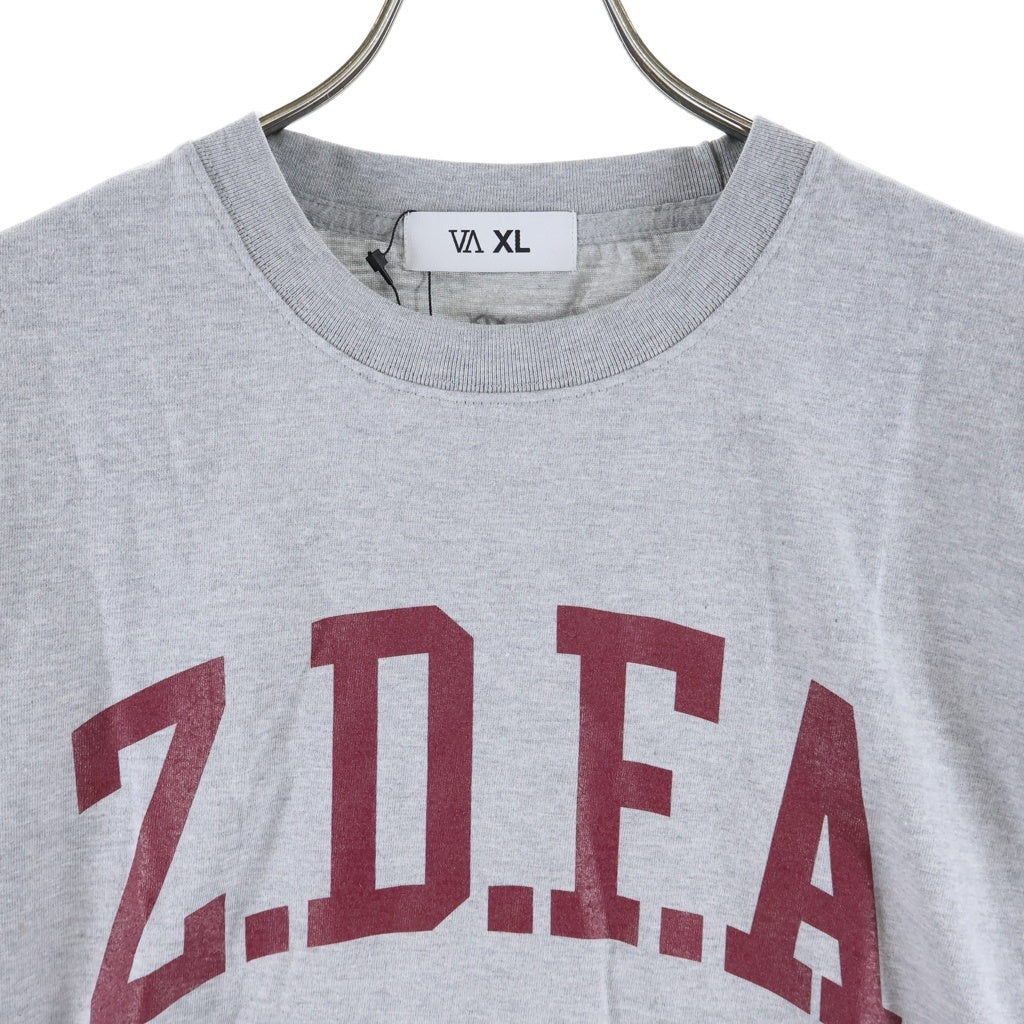 V.A.(ヴイエー) ×FRAGMENT DESIGN GUNDAM Military Academy Crew Sweat 08 フラグメントデザイン ガンダム フロントプリント クルーネックスウェットトレーナー グレー/レッド VBM-15340-C