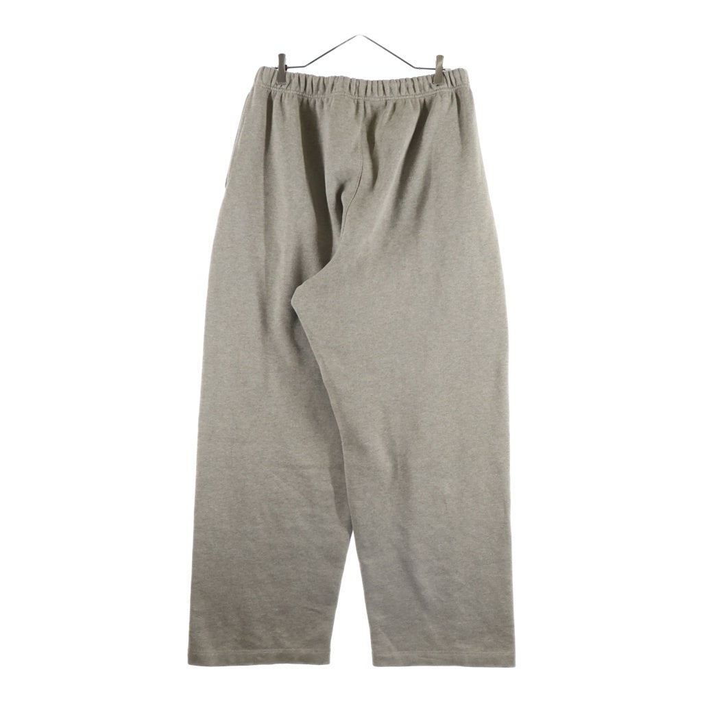 FEAR OF GOD ESSENTIALS(フィアオブゴッド エッセンシャルズ) フロントラバーロゴプリント ウエストドローコードスウェットパンツ チャコール