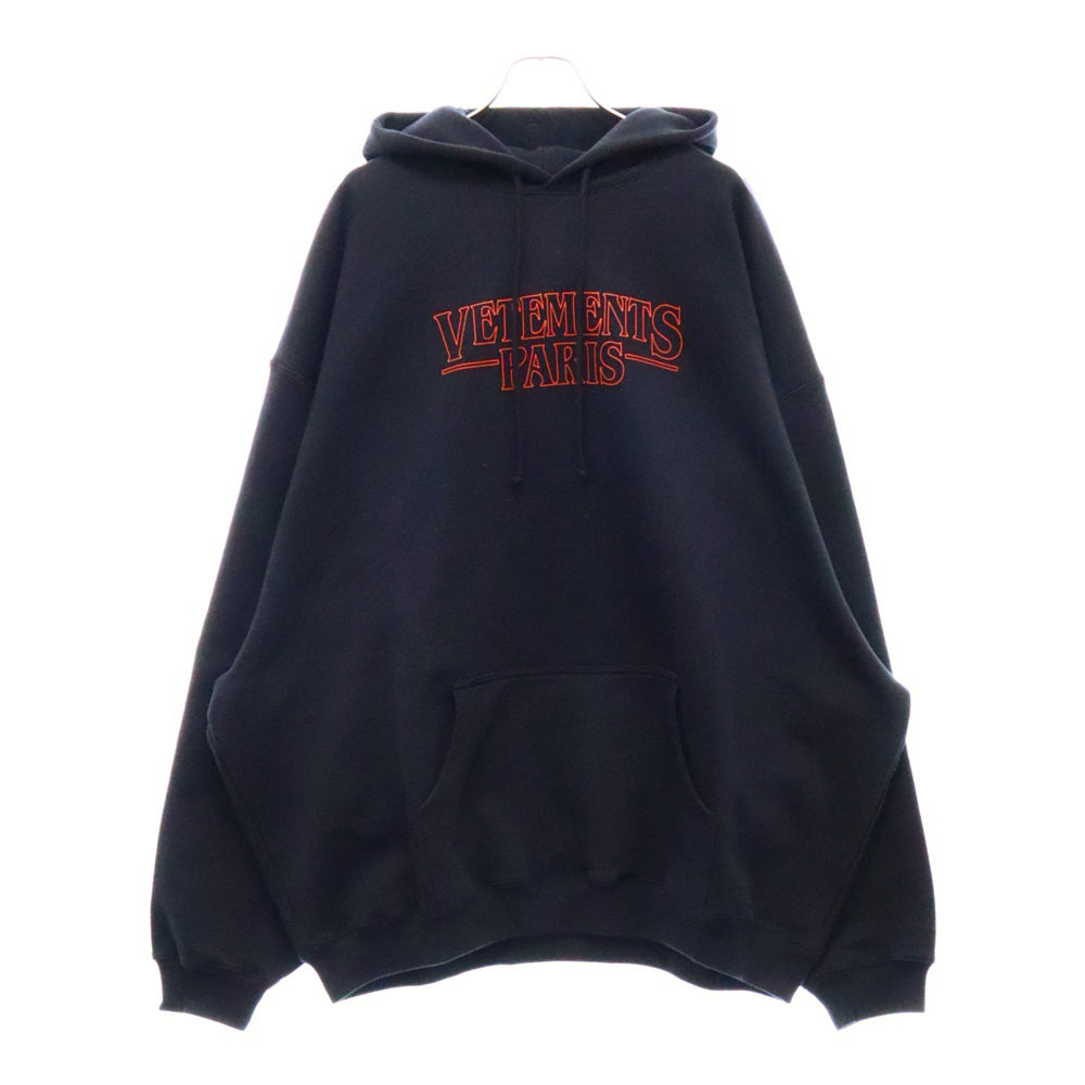 VETEMENTS(ヴェトモン) 23AW Paris Logo Hoodie パリス ロゴ プリント プルオーバーパーカー フーディー ブラック UE54HD500B