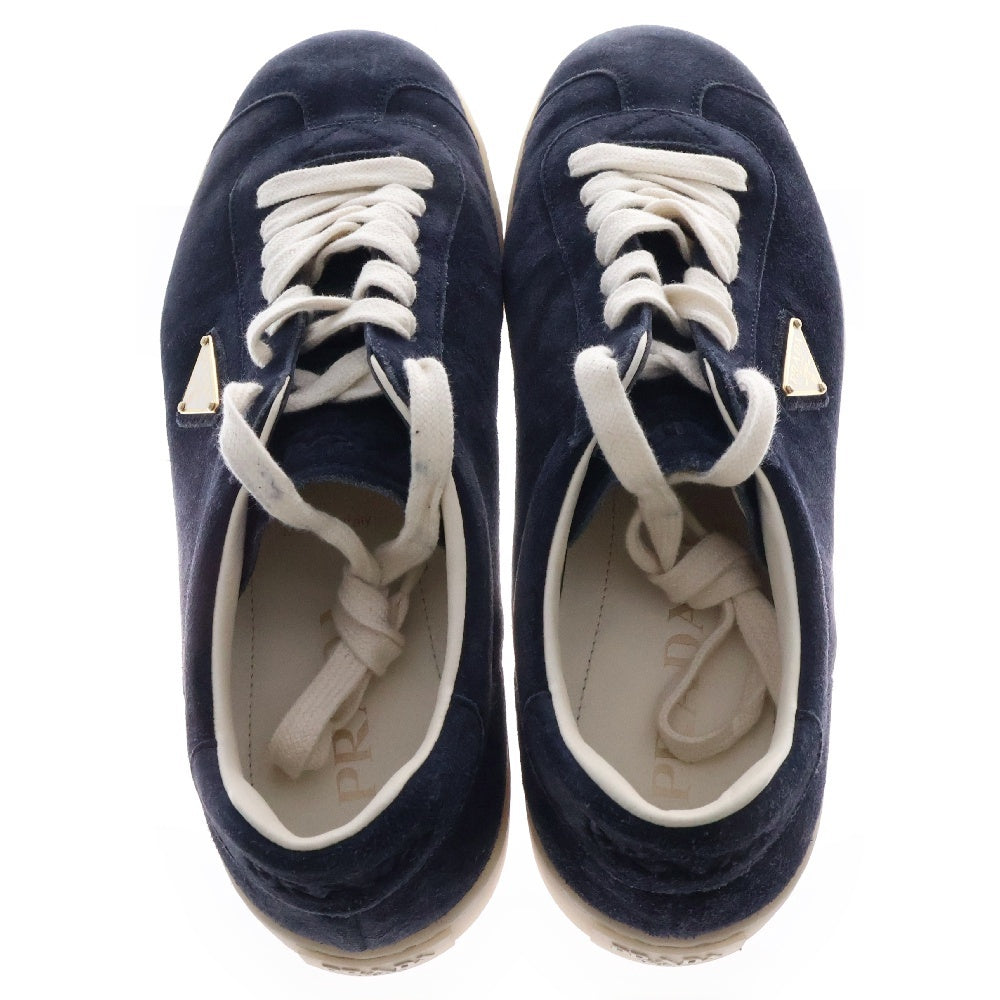 PRADA(プラダ) 三角ロゴプレート スエード ローカットスニーカー ネイビー 2EE394