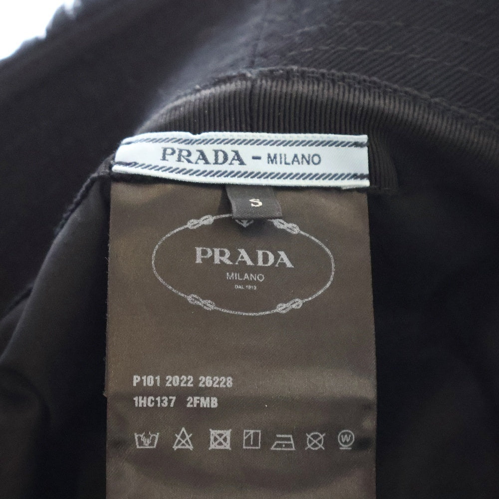 PRADA(プラダ) 23SS フリンジ ロゴ刺繍 コットン バケットハット ブラック 1HC137 2FMB