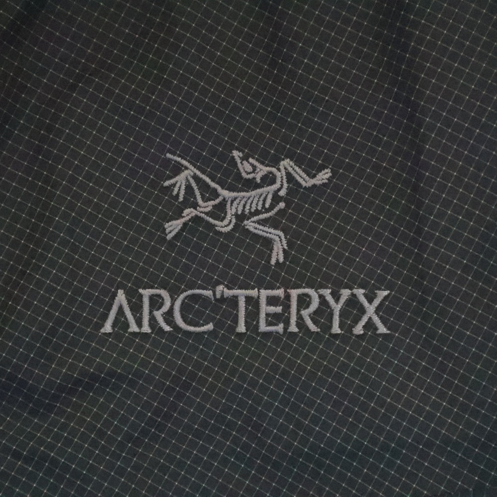 ARC'TERYX(アークテリクス) Alpha Lightweight Parka フロントロゴ刺繍 フード付 ダウンジャケット グレー X000006508-0924X000006508