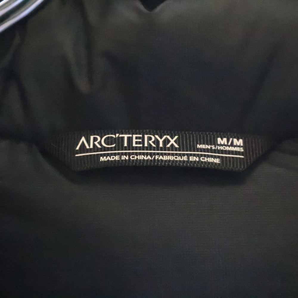 ARC'TERYX(アークテリクス) Alpha Lightweight Parka フロントロゴ刺繍 フード付 ダウンジャケット グレー X000006508-0924X000006508