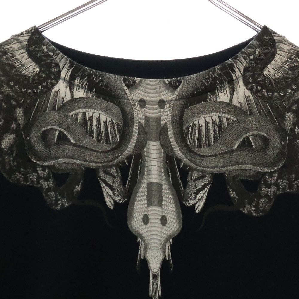 MARCELO BURLON(マルセロバーロン) ネック プリントデザイン オーバーシルエット クルーネックトレーナー 長袖 ブラック