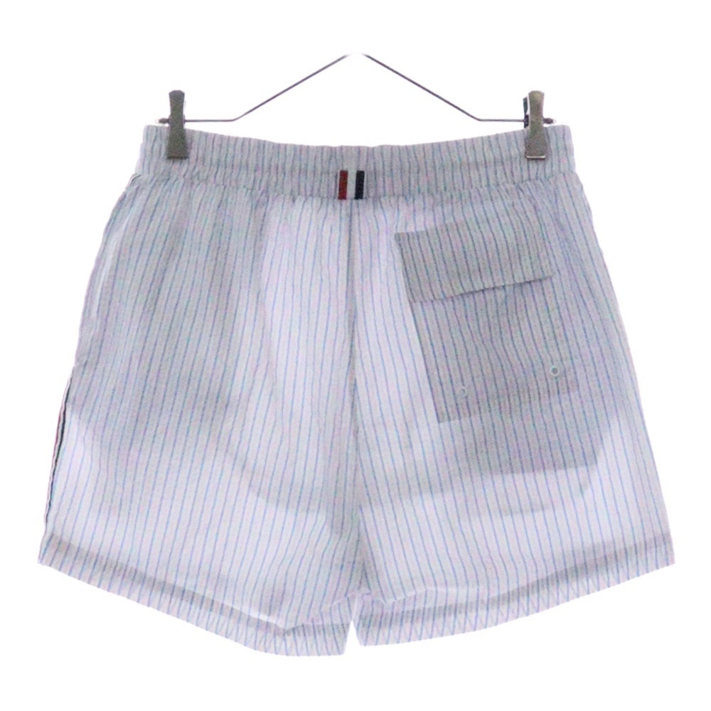 THOM BROWNE(トムブラウン) シアサッカー ストライプ柄 スイムショーツ ホワイト/ブルー MTT026A-F0009-480