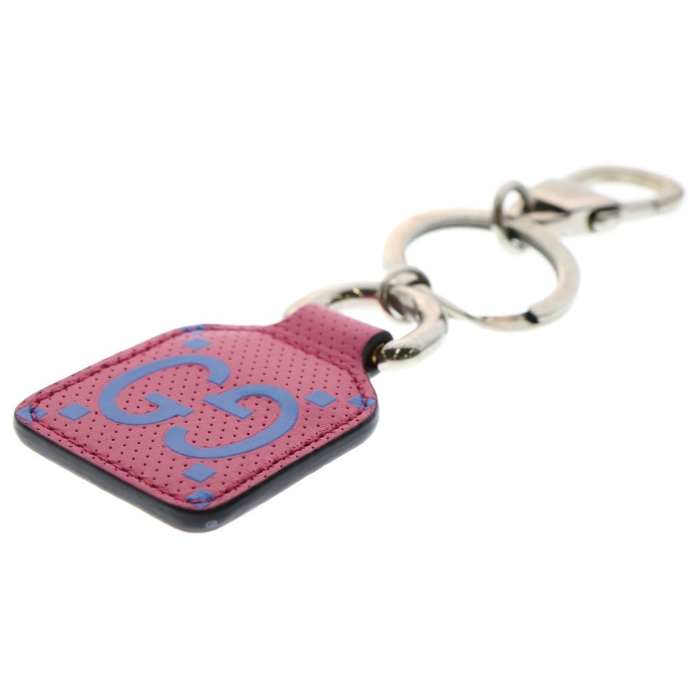 GUCCI(グッチ) GGエンボス レザー キーチェーン ピンク/シルバー 625607