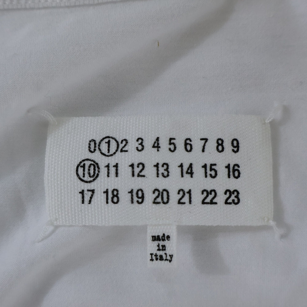 Maison Margiela(メゾンマルジェラ) 23SS カレンダーグラフィック刺繍 半袖Tシャツ クルーネックカットソー ホワイト S50GC0684 S22816
