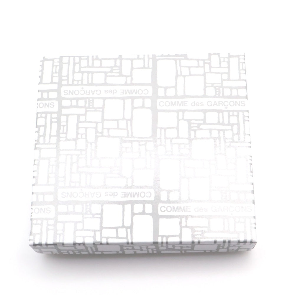 COMME des GARCONS(コムデギャルソン) EMBOSSED LOGOTYPE1 エンボスロゴ ジップ ウォレット ブラック SA2100EL