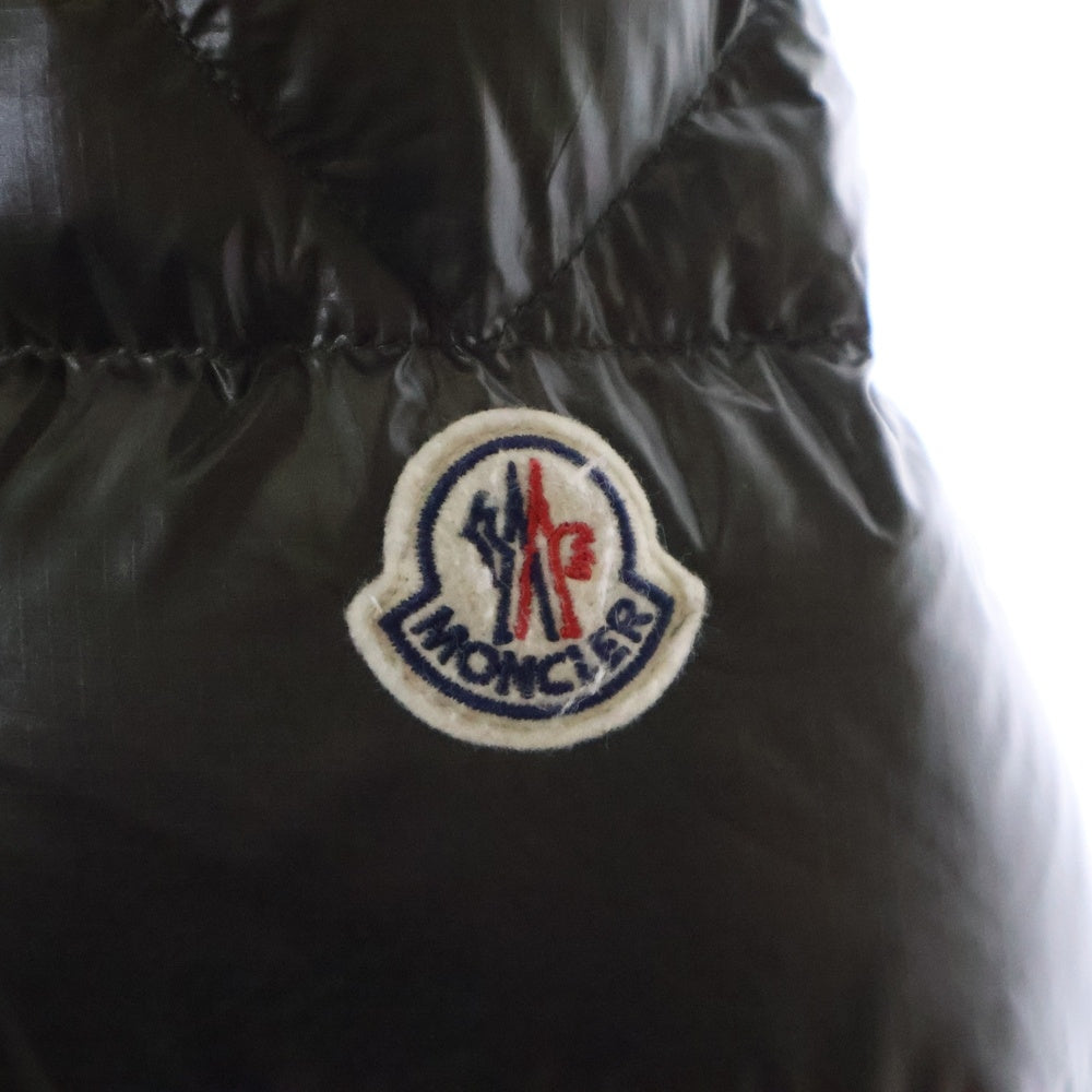 MONCLER(モンクレール) 19AW EYMERIC GUIBBOTTO エメリック ワッペン付きダウンジャケット カーキ E20914199285