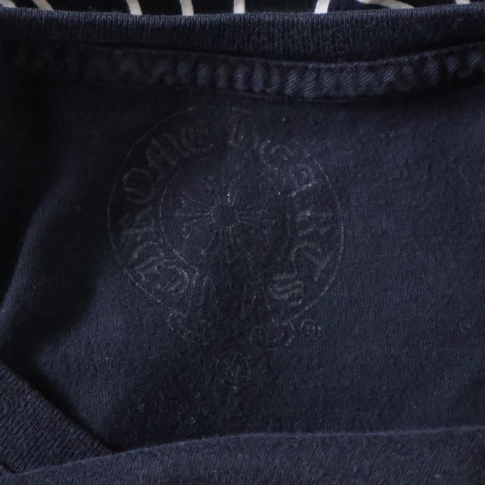 CHROME HEARTS(クロムハーツ) CH PLUS CROSS CHプラス クロス プリント クルーネック 半袖Tシャツ ブラック