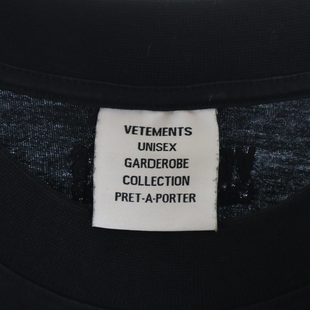 VETEMENTS(ヴェトモン) 24SS ANARCHY アナーキープリント 半袖Tシャツ クルーネックカットソー ブラック UE64TR990BN