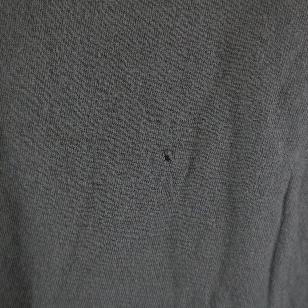 STONE ISLAND(ストーンアイランド) フロントロゴ刺繍 ジップポケット付 クルーネック 半袖Tシャツ カーキ 721520358