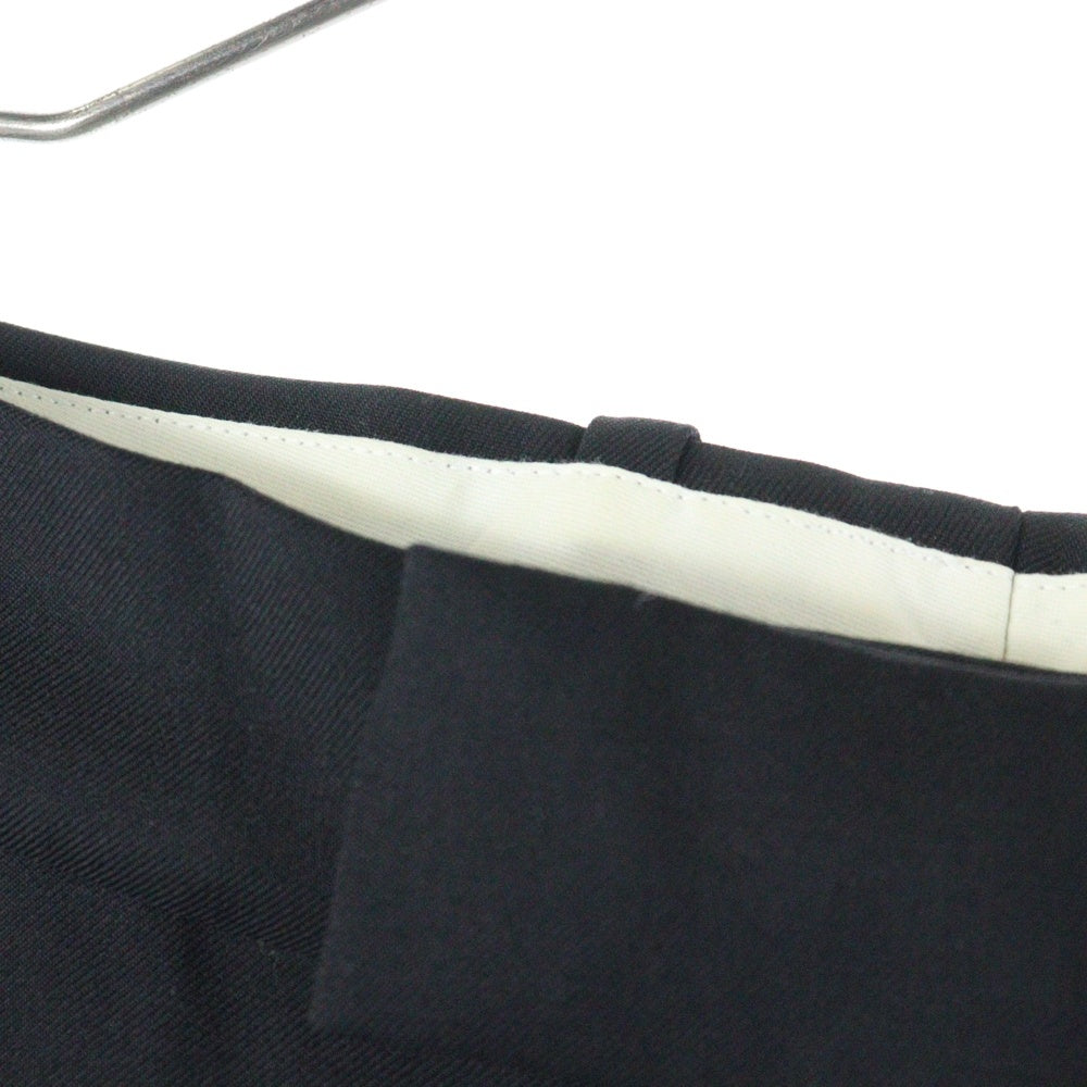 Alexander McQueen(アレキサンダーマックイーン) Black pleat-front trousers センタープリーツ トラウザーパンツ スラックス ブラック 735154 QUU82