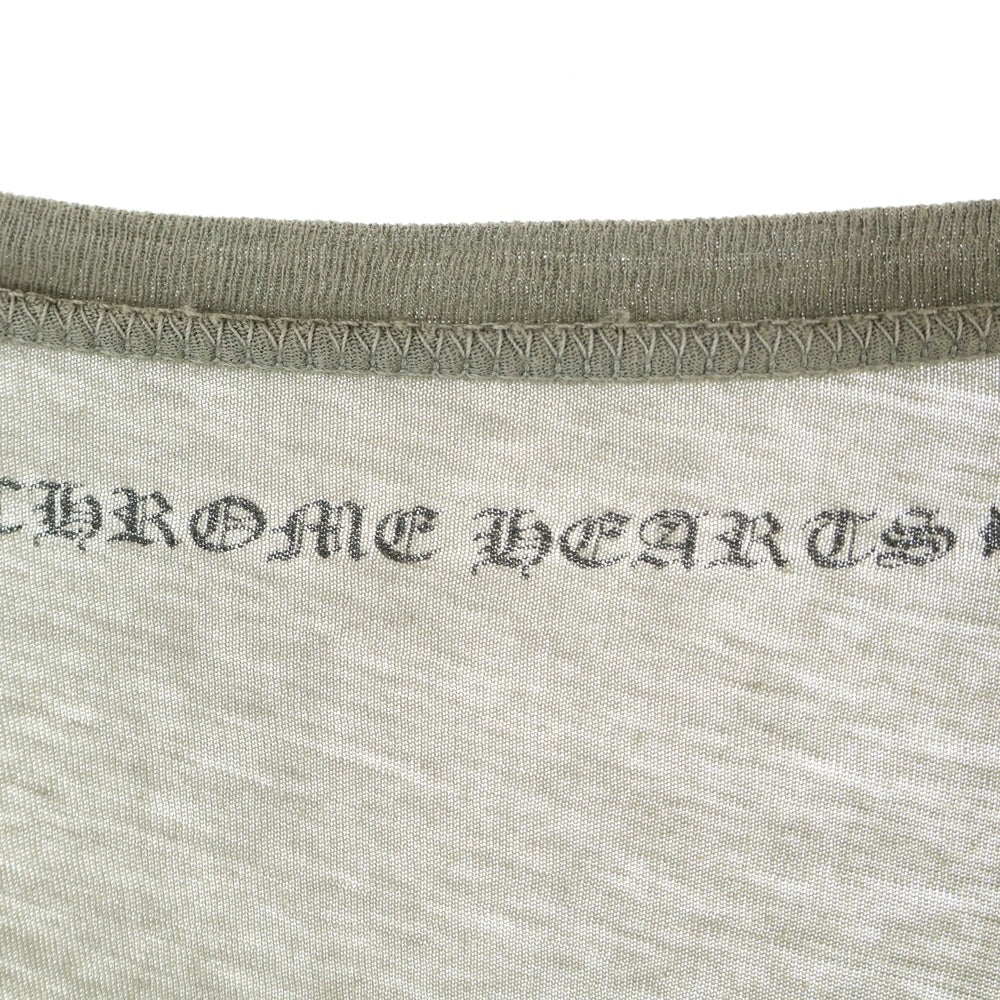 CHROME HEARTS(クロムハーツ) CEMETERY S/S TEE バックセメタリープリント Vネック 半袖Tシャツ カーキ