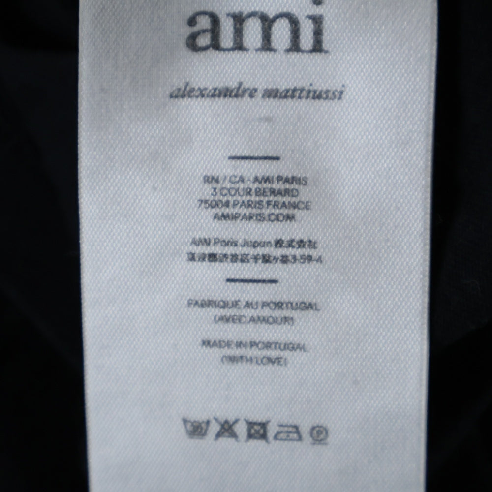 AMI Alexandre Mattiussi(アミアレクサンドルマテュッシ) フロントロゴ刺繍クルーネック半袖Tシャツ E22UTS003.725 ブラック