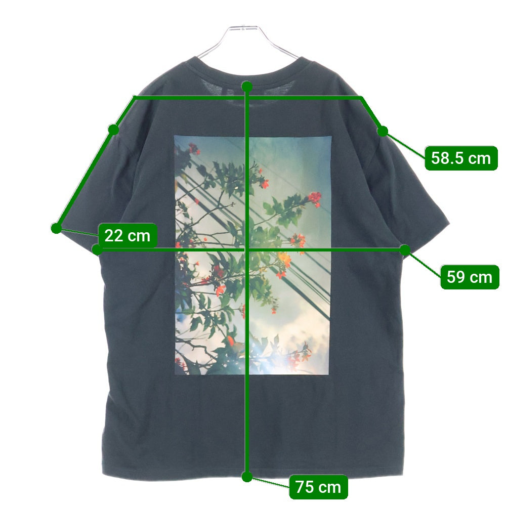 ESSENTIALS FEAR OF GOD(エッセンシャル フィアオブゴッド) FLOWER PHOTO バックプリント クルーネック 半袖Tシャツ ブラック