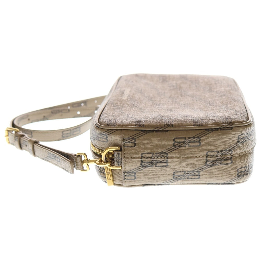 BALENCIAGA(バレンシアガ) BB総柄モノグラム シグネチャーカメラショルダーバッグ ブラウン 702723