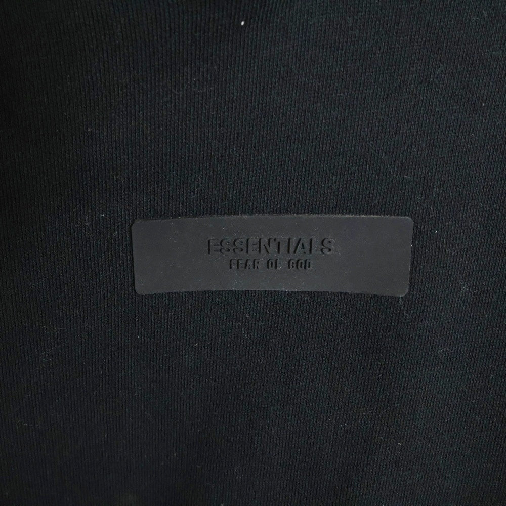 ESSENTIALS FEAR OF GOD(エッセンシャル フィアオブゴッド) プルオーバー パーカー ラバーブラックロゴ ブラック