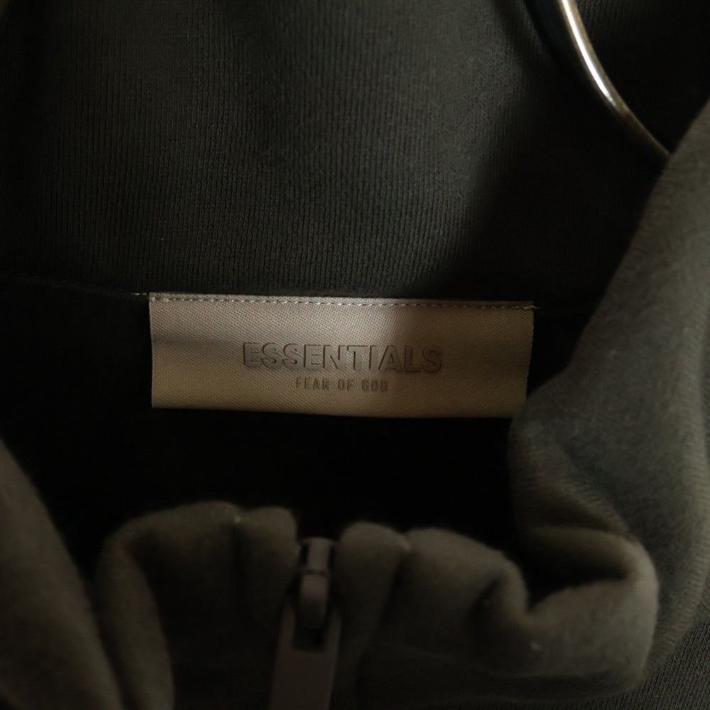 ESSENTIALS FEAR OF GOD(エッセンシャル フィアオブゴッド) ジップアップ トレーナー スウェット バック ラバーロゴ オリーブ