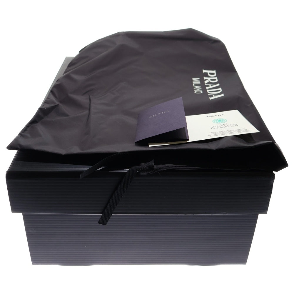 PRADA(プラダ) 三角ロゴプレート プラックス レザー ローカットスニーカー ホワイト 1E804M レディース