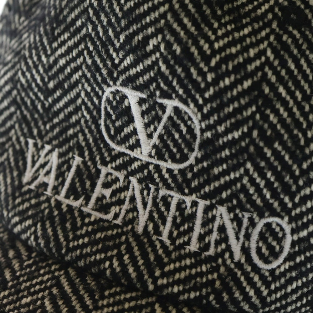 VALENTINO(ヴァレンティノ) ロゴ刺繍 ツイード ウール キャップ ブラック/ホワイト 1Y2HDA10JPC レディース