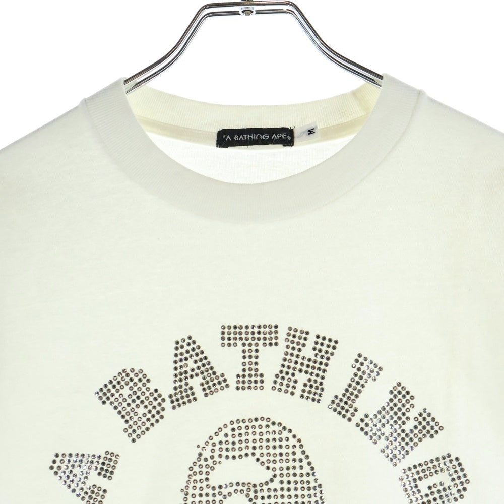 A BATHING APE(アベイシングエイプ) スワロフスキー カレッジロゴ ラインストーン フロントデザイン クルーネック半袖Tシャツ ショートスリーブカットソー ホワイト