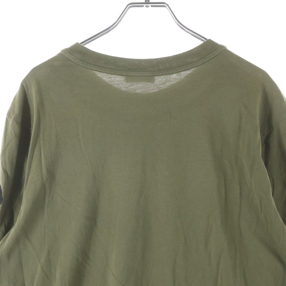 MONCLER(モンクレール) MAGLIA MANICA LUNGA フロントプリントデザイン 袖ロゴワッペン ロングスリーブカットソー 長袖Tシャツ カーキ I20918D00009 89A17