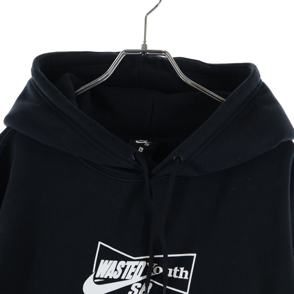 NIKE SB(ナイキエスビー) ×Wasted Youth ウェイステッドユース フロントロゴプリント プルオーバーパーカー フーディー ブラック CW5615-010