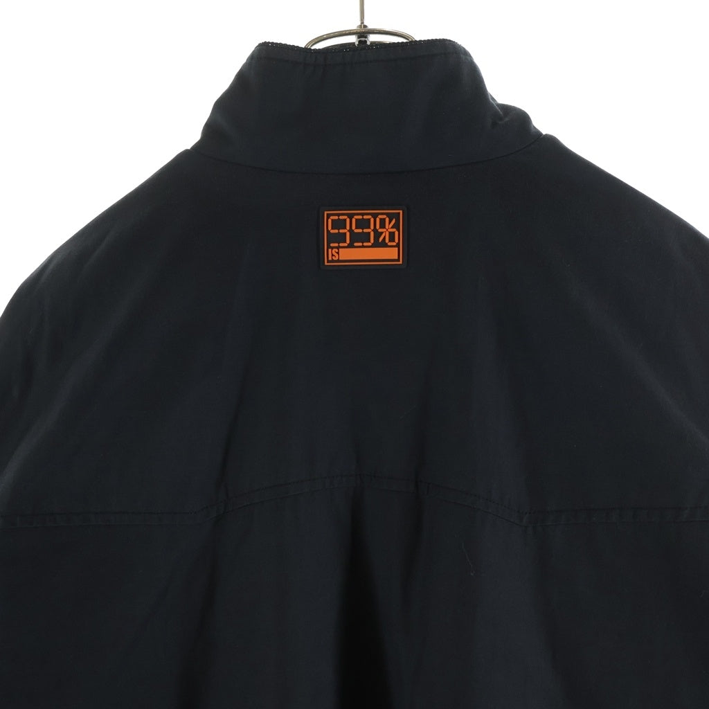 99%is(ナインティナインパーセントイズ) RIPピンバッチ付 フロントプリント コットン ジップアップ ボンバージャケット ブラック
