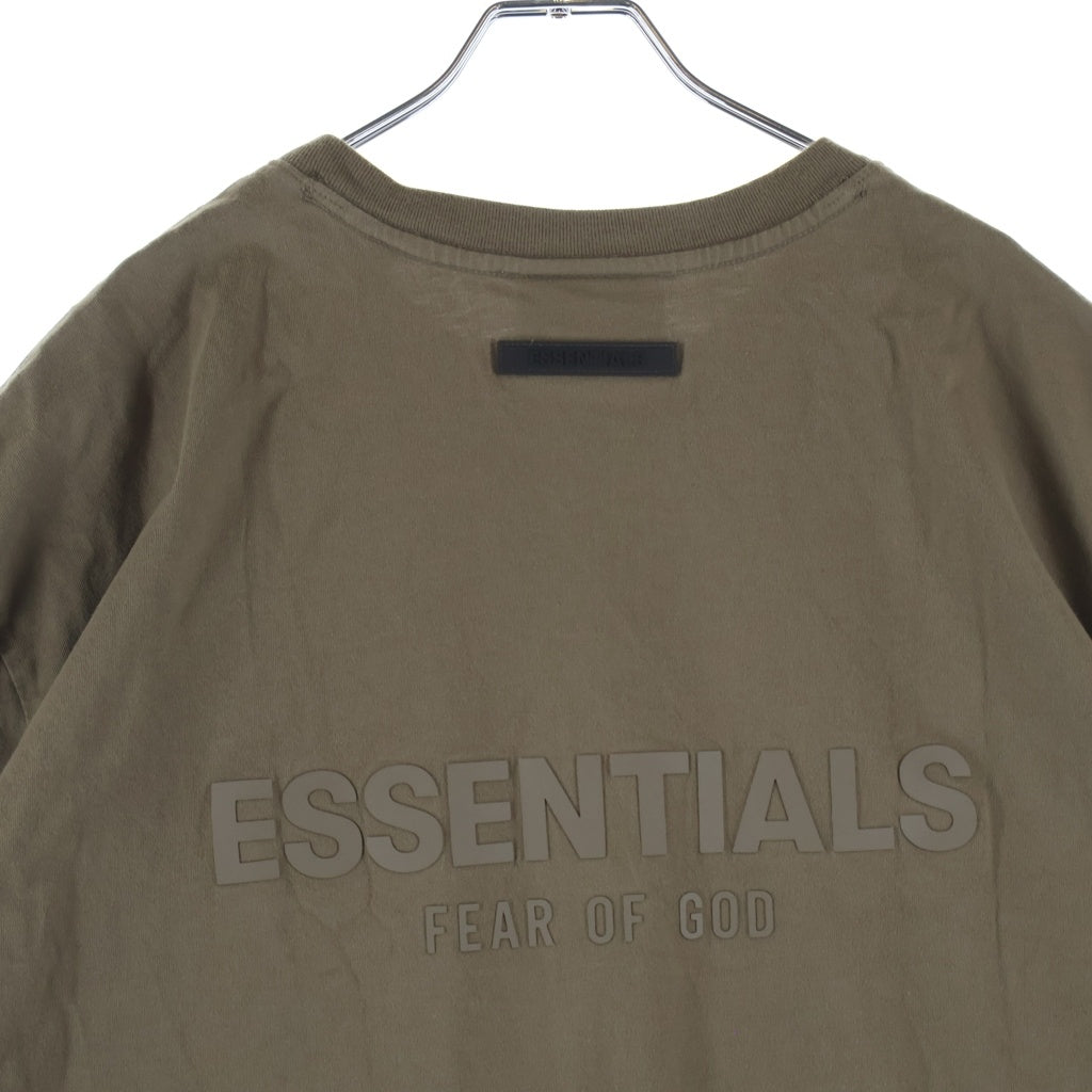 FEAR OF GOD ESSENTIALS(フィアオブゴッド エッセンシャルズ) バックラバーロゴプリント クルーネック 半袖Tシャツ ベージュ