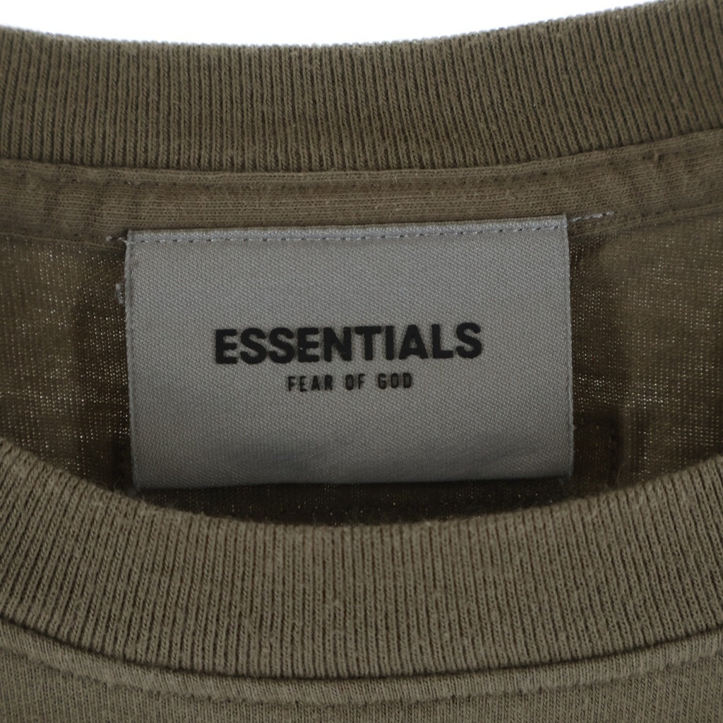 FEAR OF GOD ESSENTIALS(フィアオブゴッド エッセンシャルズ) バックラバーロゴプリント クルーネック 半袖Tシャツ ベージュ