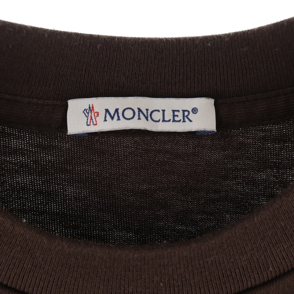 MONCLER(モンクレール) 26AW 袖ロゴワッペン フロントロゴフェルトパッチ クルーネック 半袖Tシャツ ブラウン L20918C00039 8390T